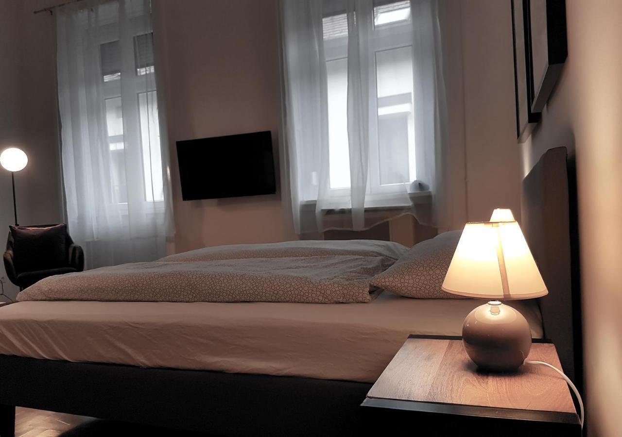 Luxury New Cozy Flat At Dob Street Nearby Gozsdu Court Apartment Budapest Luaran gambar
