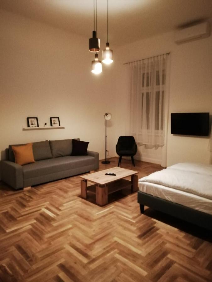 Luxury New Cozy Flat At Dob Street Nearby Gozsdu Court Apartment Budapest Luaran gambar