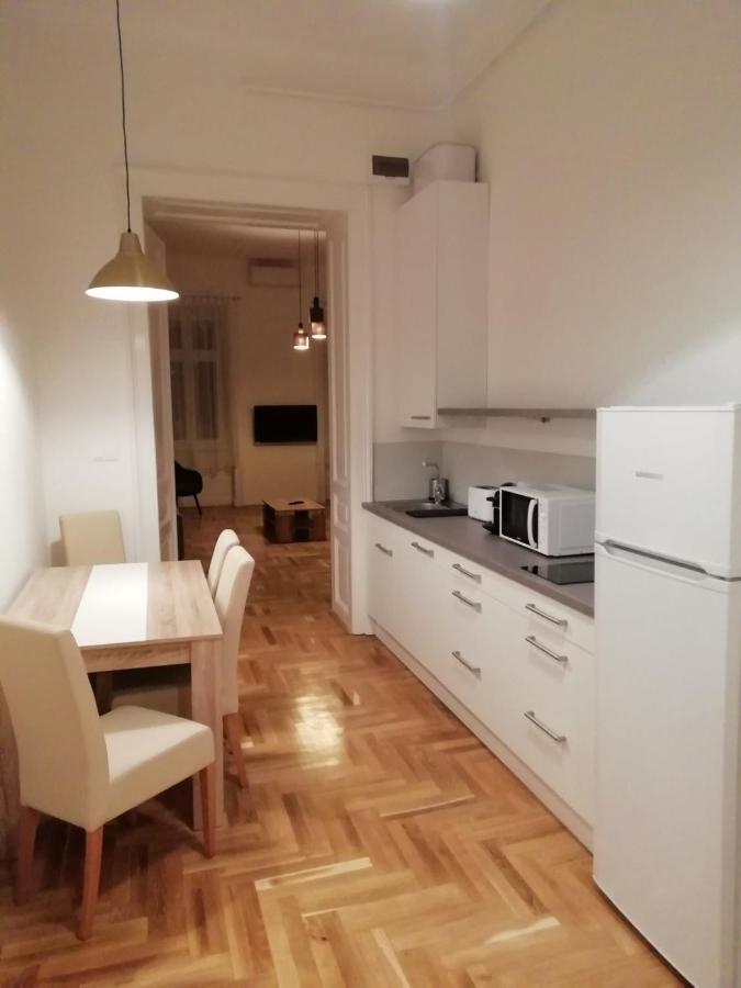 Luxury New Cozy Flat At Dob Street Nearby Gozsdu Court Apartment Budapest Luaran gambar