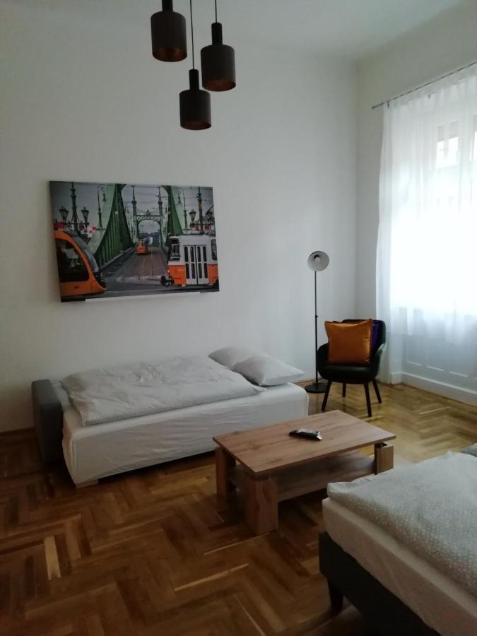 Luxury New Cozy Flat At Dob Street Nearby Gozsdu Court Apartment Budapest Luaran gambar